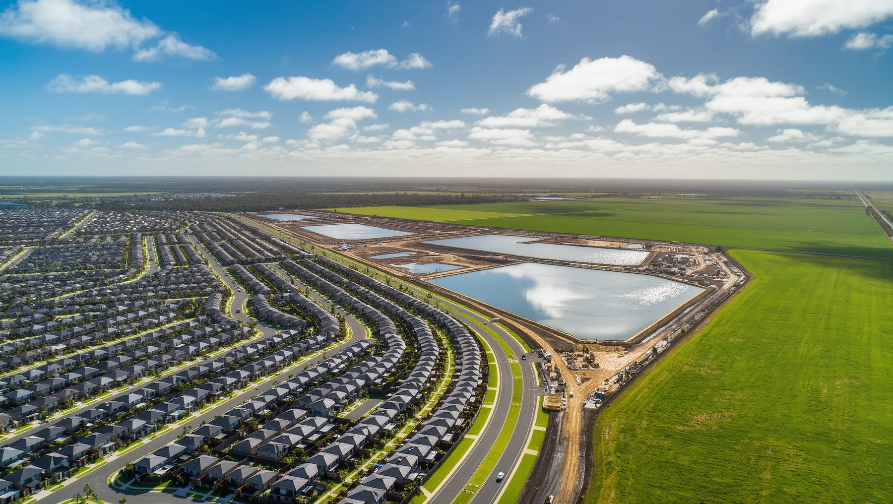 Aerial view of Cranbourne West showing streets, parkland and new homes